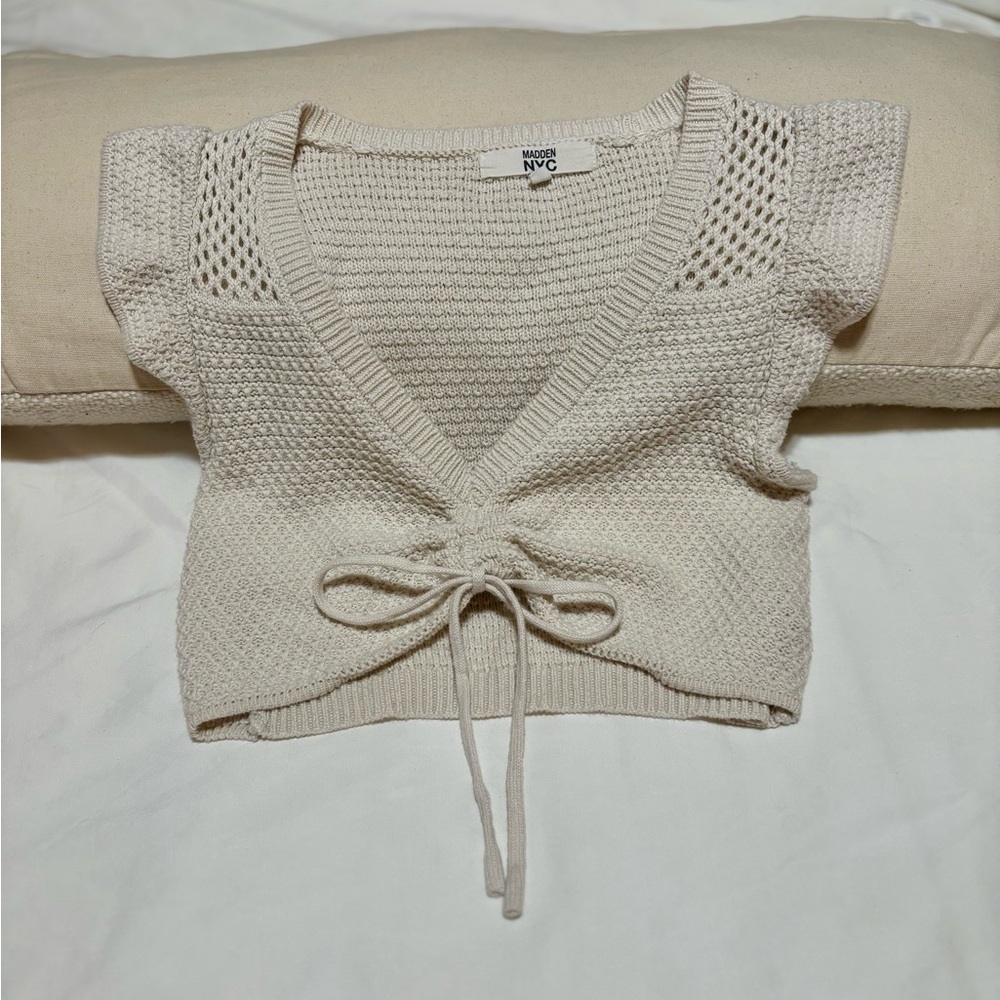 Steve Madden Knit Cropped Tie Front Top. Cream. Size Small
